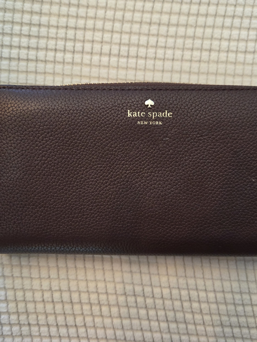 kate spade New York Zip Wallet